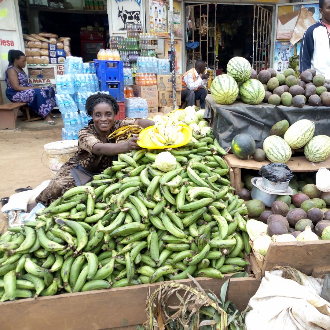 food& vegetable stall business by woman